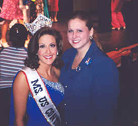 Cammie Sanders with her sister, Carin Bennett.