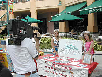 Cammie Sanders, Ms. Florida US Continental 2002, with Rebecca Stone, Miss Florida Teen US Continental 2002, at the Winterfest kick off at the Riverfront in Ft. Lauderdale, Florida.